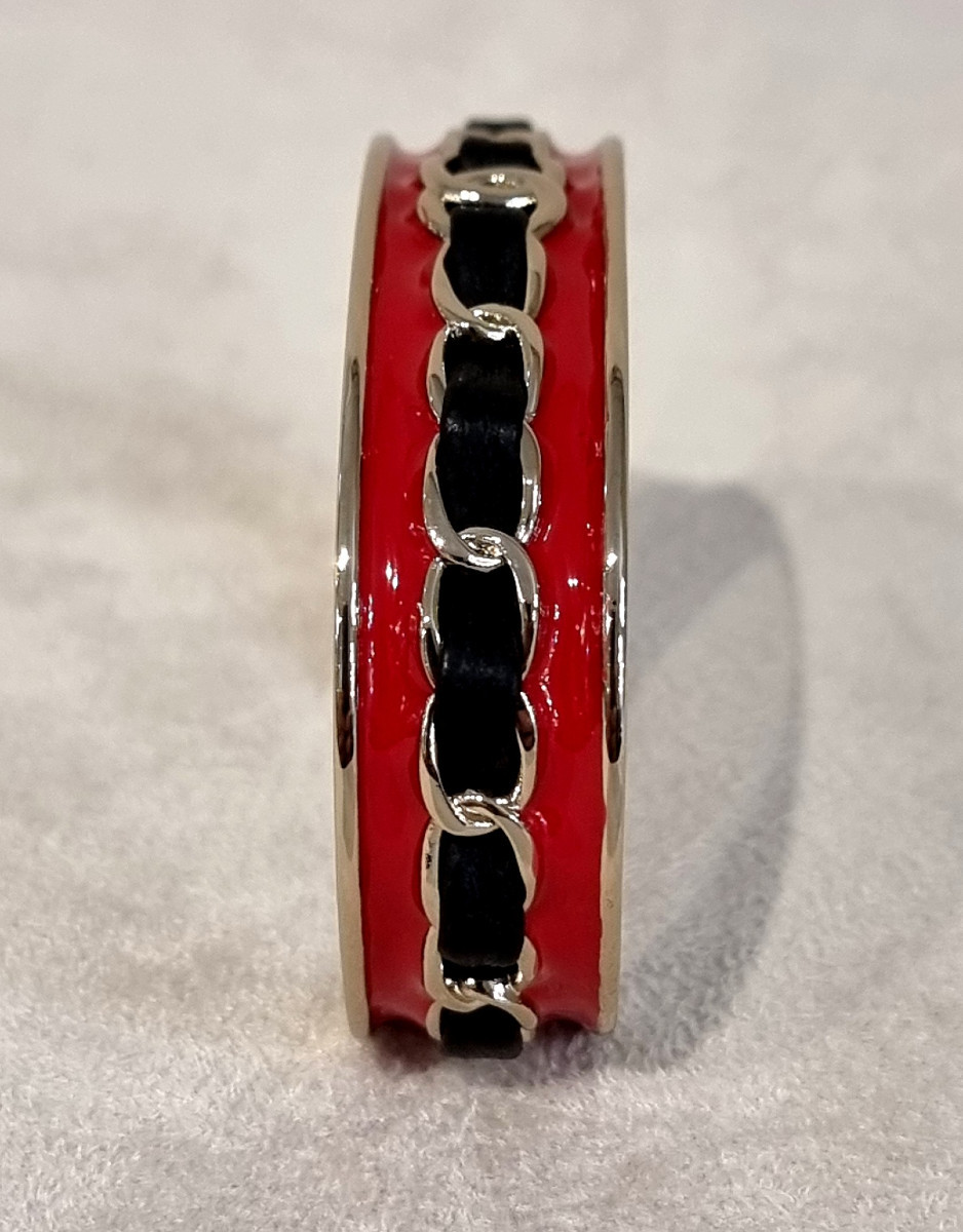 Chanel Bracelet émail Rouge  Cuir Noir & Métal Doré-photo-2