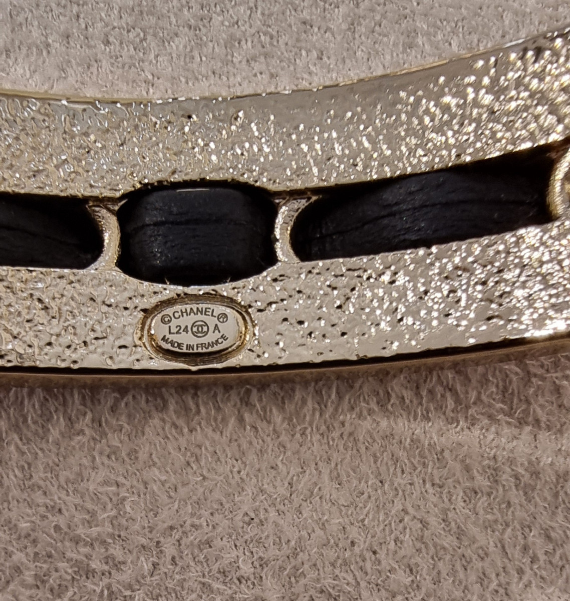 Chanel Bracelet émail Rouge  Cuir Noir & Métal Doré-photo-5