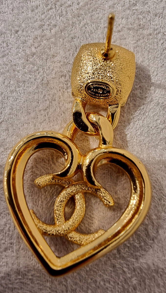 CHANEL BOUCLES D'OREILLES COEURS PENDANTS -photo-2