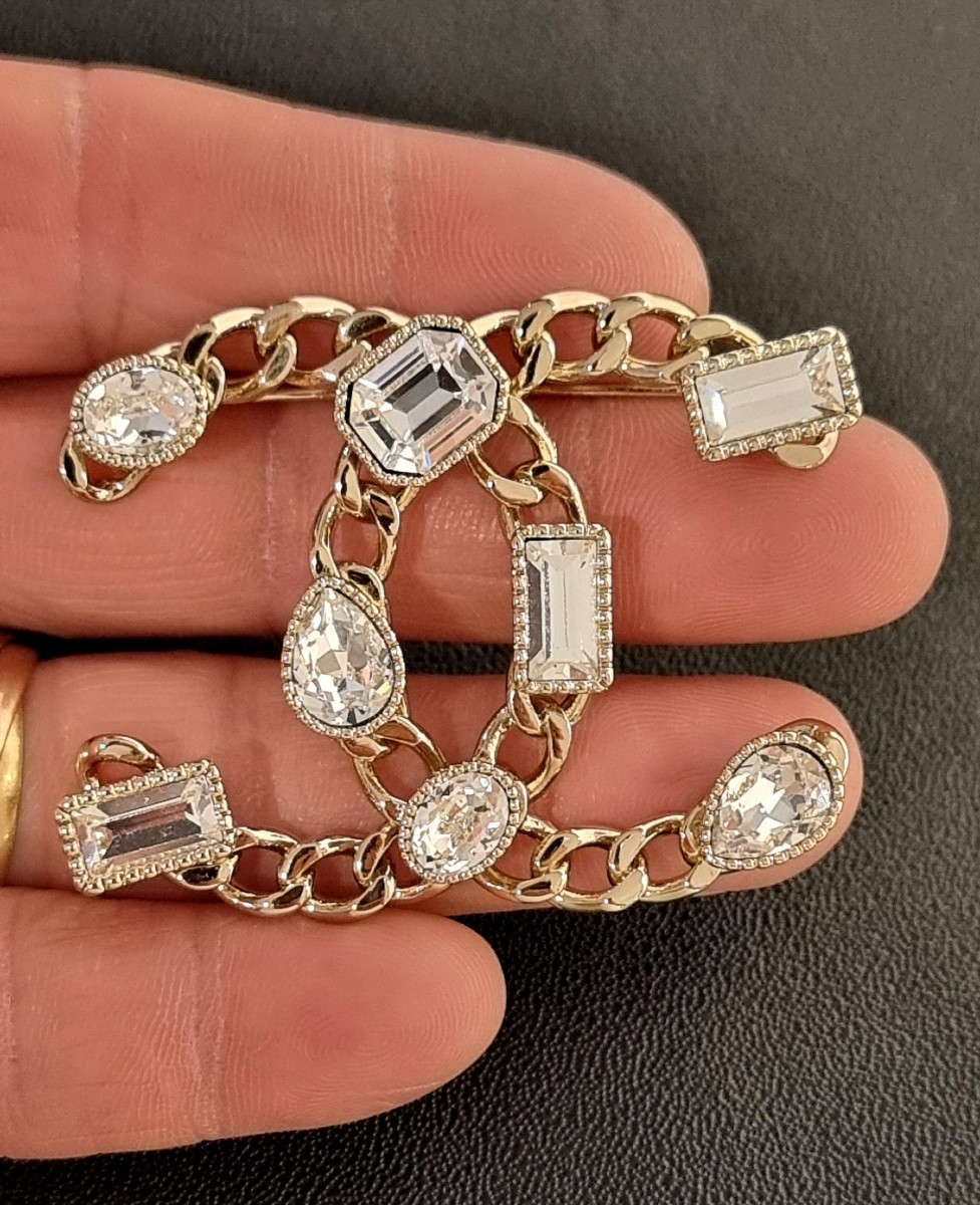 CHANEL BROCHE DOUBLE CC CRISTAL-photo-2