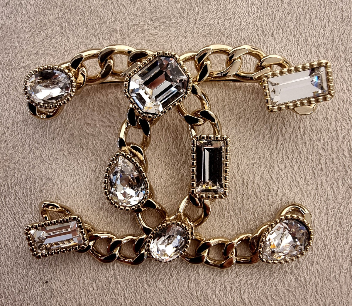 CHANEL BROCHE DOUBLE CC CRISTAL-photo-1