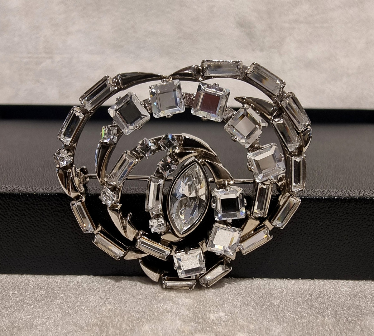 Gucci Crystal Brooch-photo-2