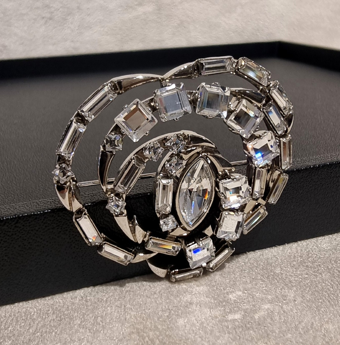 Gucci Crystal Brooch-photo-3