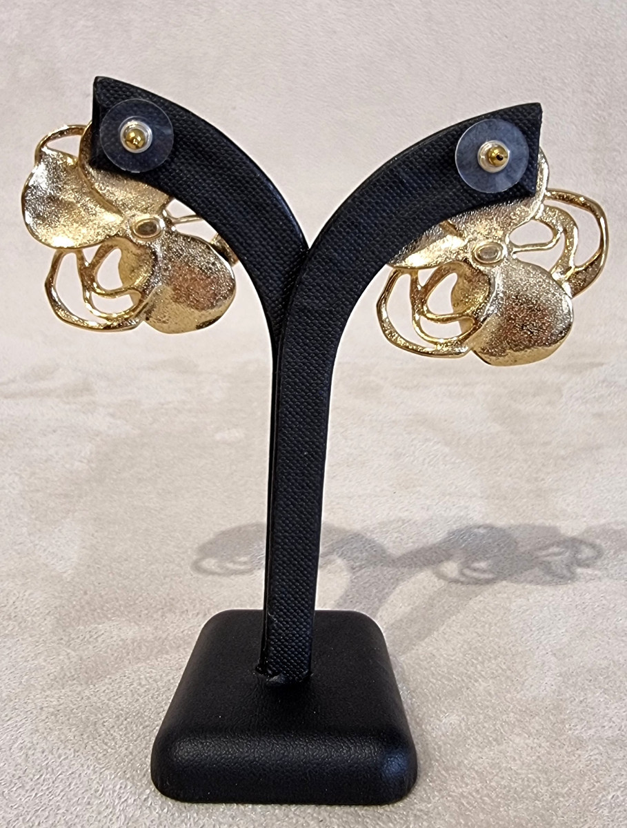 Chanel Pair Of Earrings-photo-2
