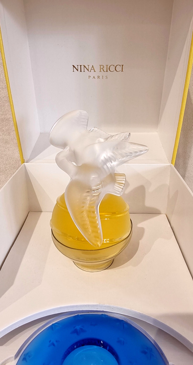 Lalique Nina Ricci Limited Edition Perfume Bottle Air Du Temps 50th Anniversary  