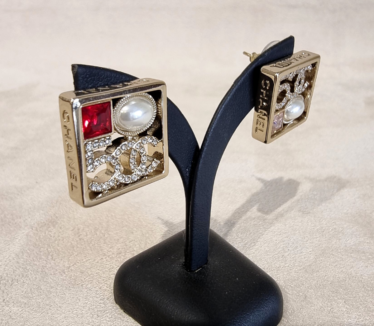 Chanel Pair Of 5 Double Cc Earrings -photo-2