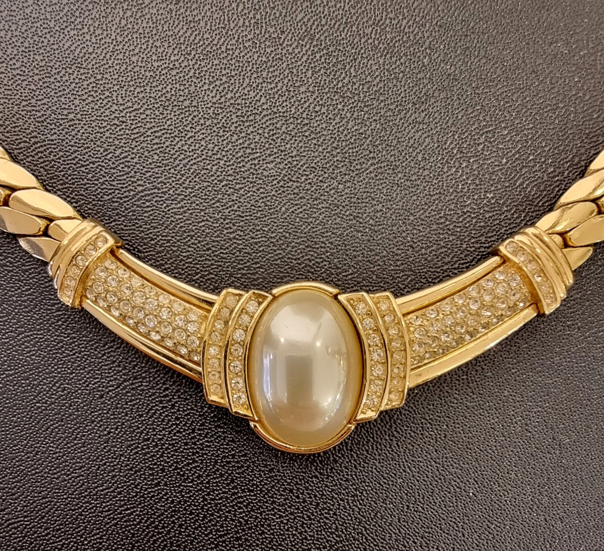 Grossé Gold Choker Necklace With Cabochon Pearl -photo-4