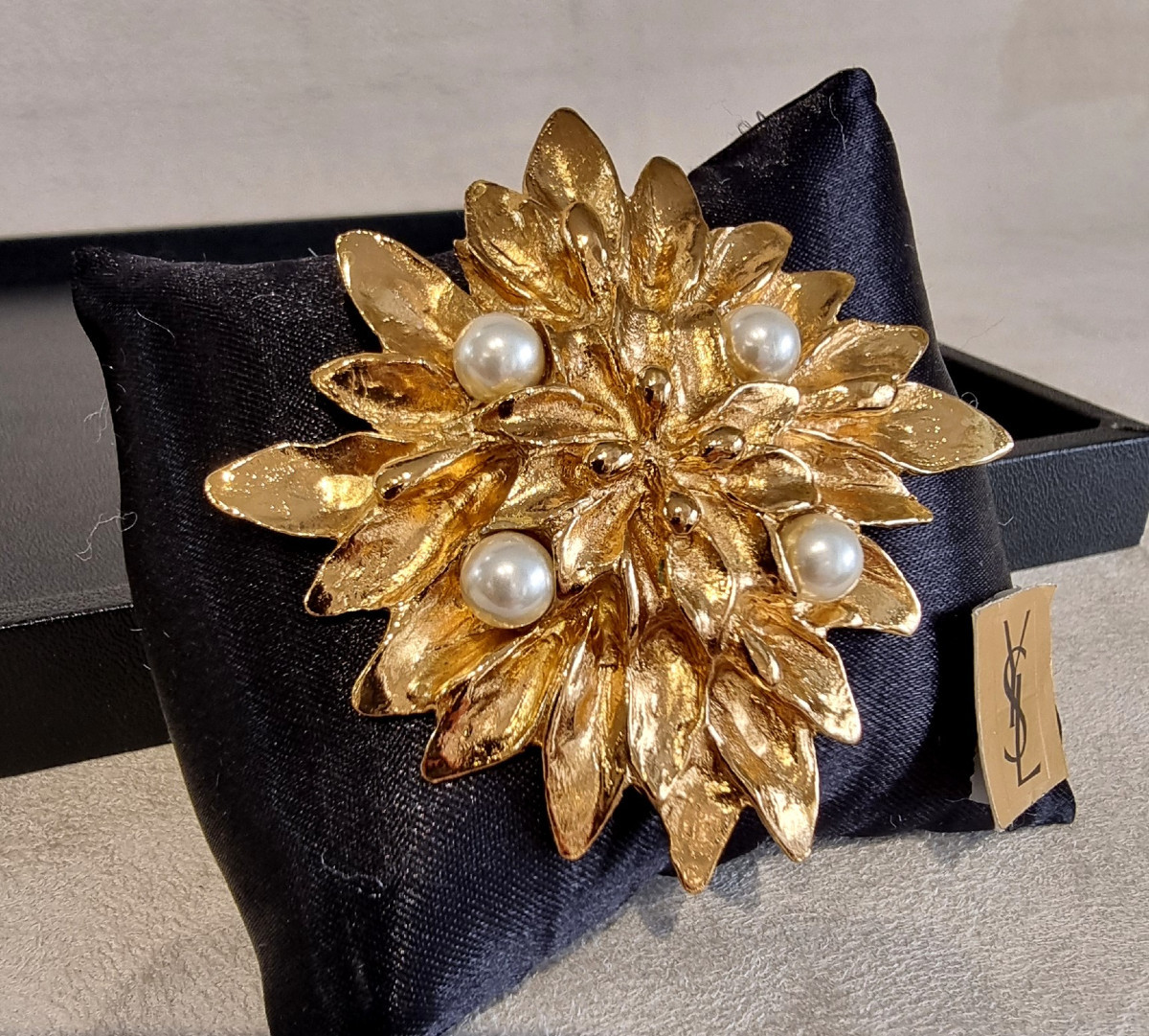 YSL YVES SAINT LAURENT IMPORTANTE BROCHE-photo-2