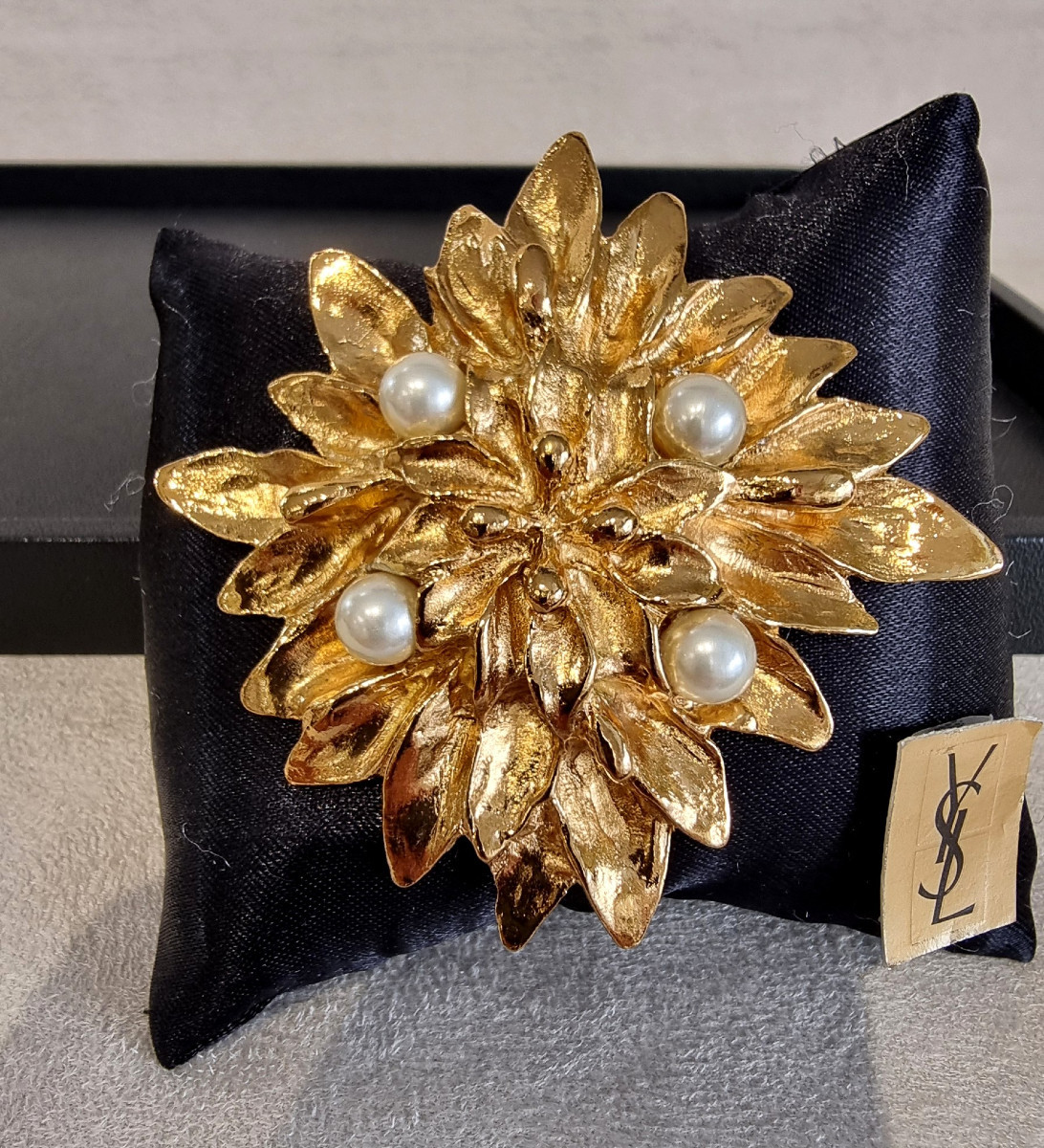 YSL YVES SAINT LAURENT IMPORTANTE BROCHE