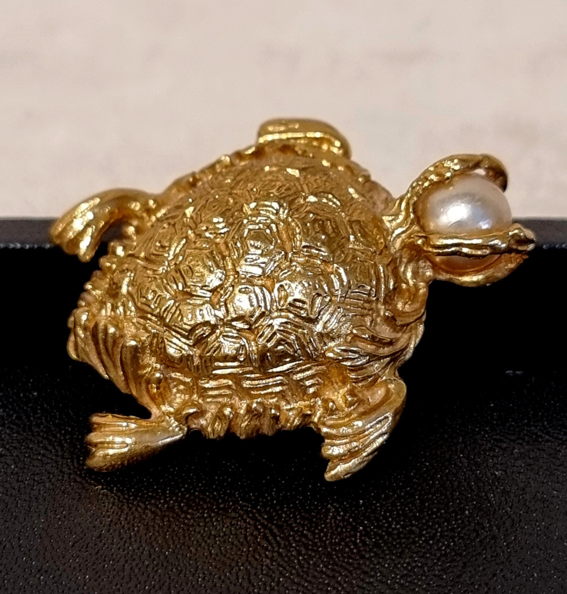YSL YVES SAINT LAURENT BROCHE PENDENTIF Tortue Vintage 1970-photo-2