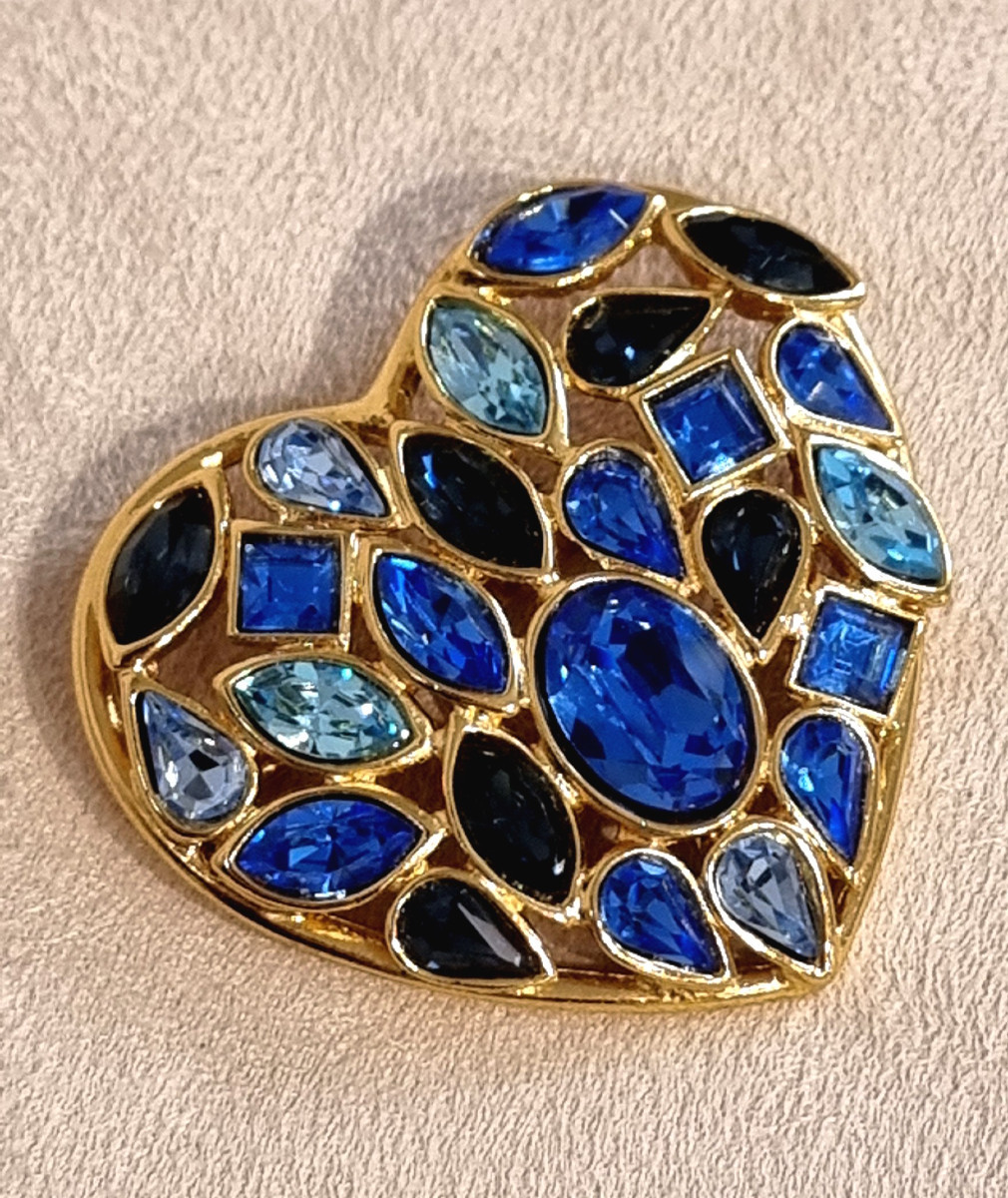 Ysl Yves Saint Laurent Heart Brooch, Aphrodite Model, Blue Crystal -photo-3