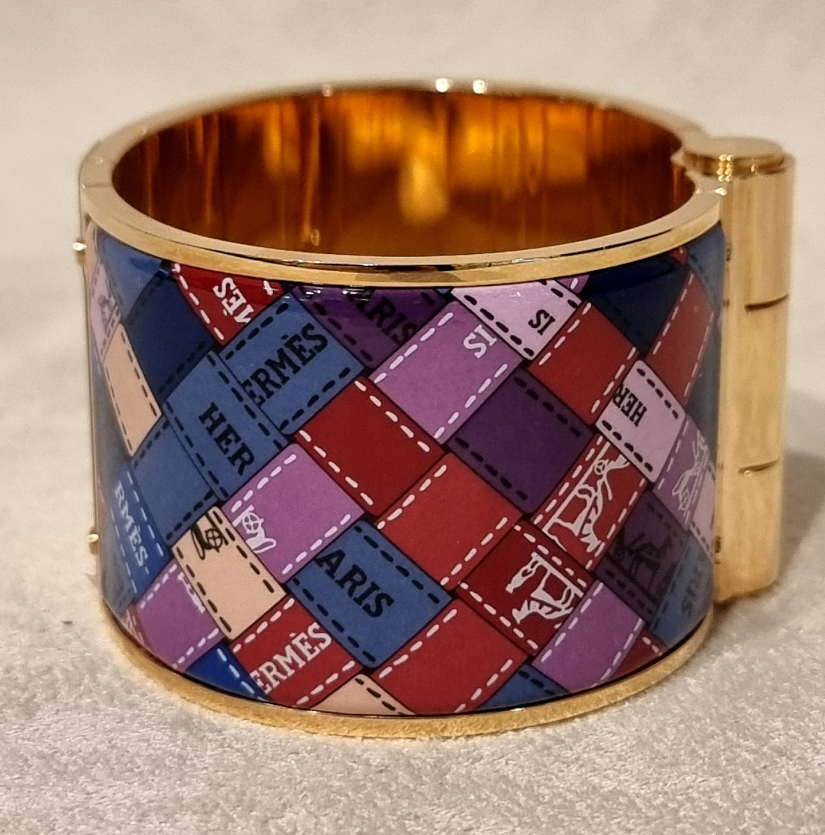 Hermès Bracelet Manchette Charnière plaqué or et émail -photo-4