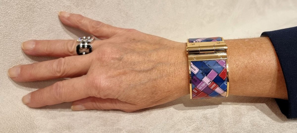 Hermès Bracelet Manchette Charnière plaqué or et émail -photo-2