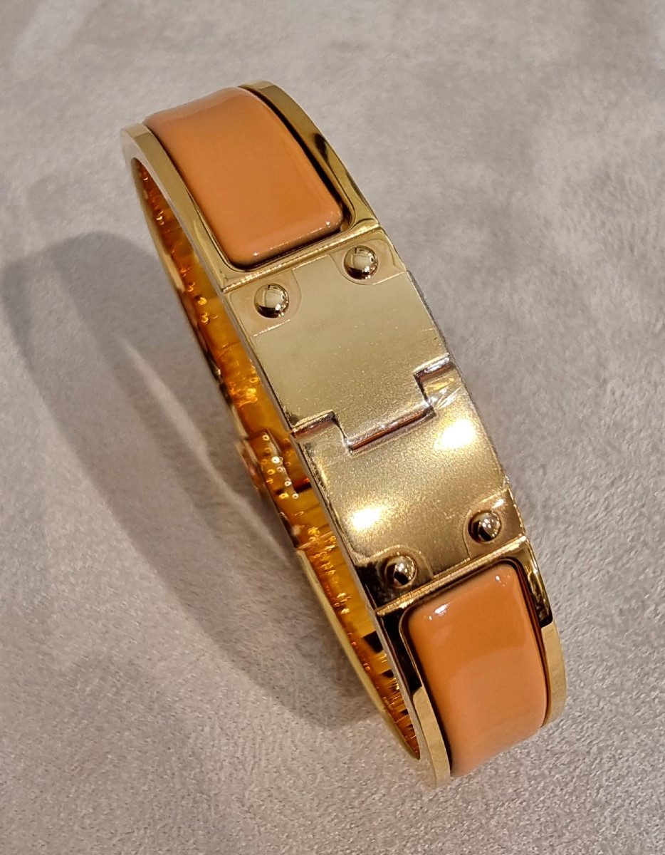 Hermès Hinged Bracelet Papaya Orange Model-photo-3