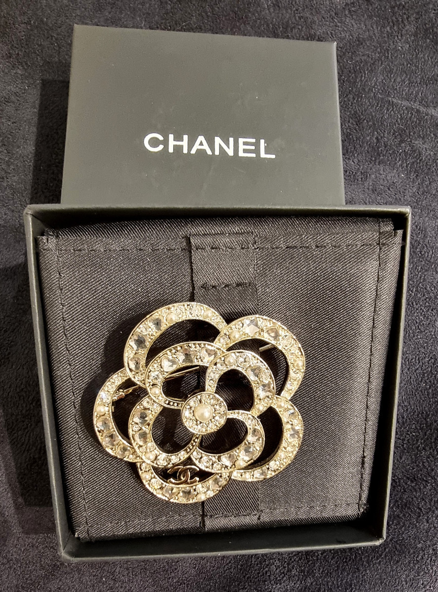 Chanel Crystal Camellia Brooch-photo-4
