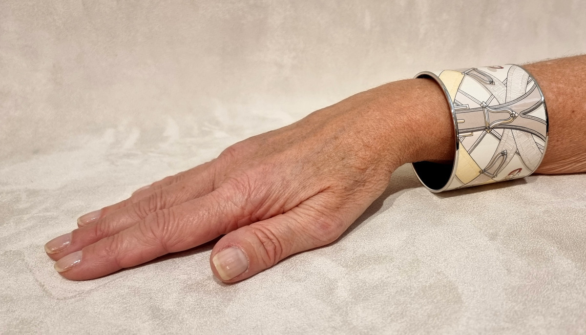 Hermès Palladium Metal & Enamel Cuff Bracelet -photo-6