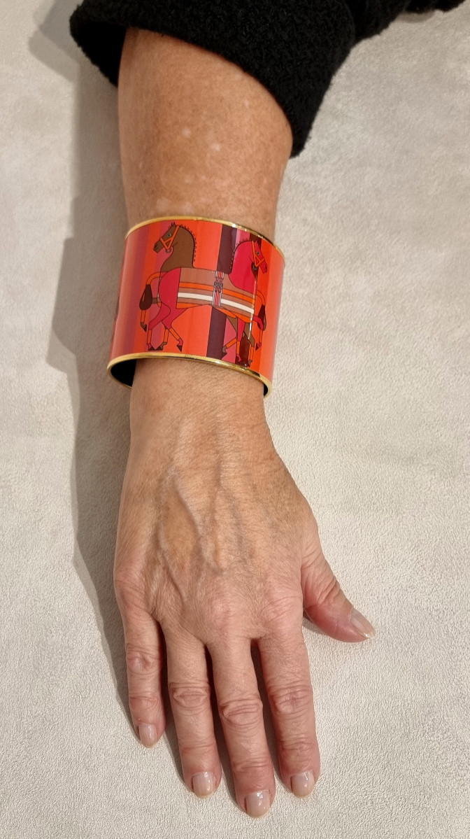 Hermès Horse Cuff Bracelet, Gold Plated & Enamel-photo-2