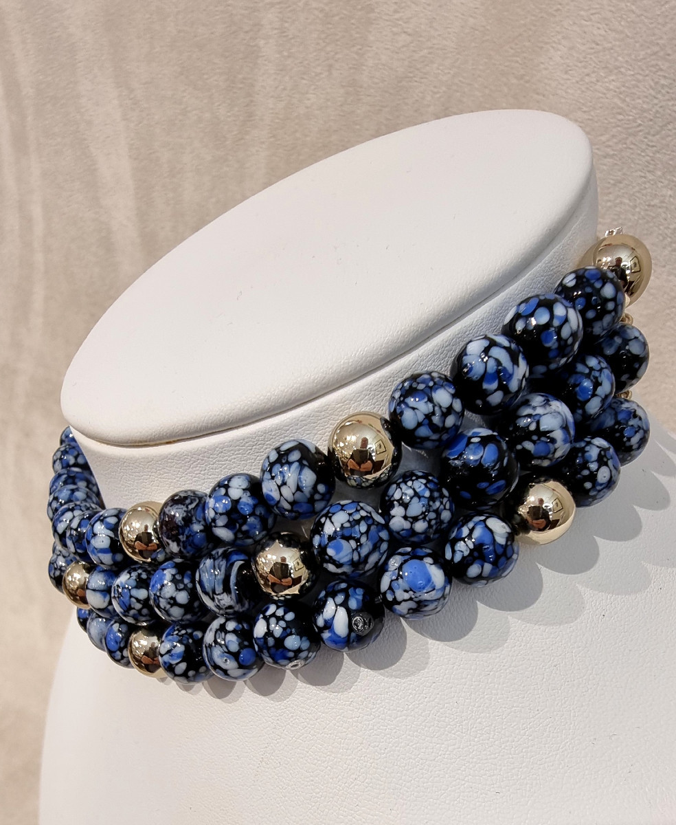 CHANEL Collier Choker 3 rangs perles de verre et cristal bleu -photo-2