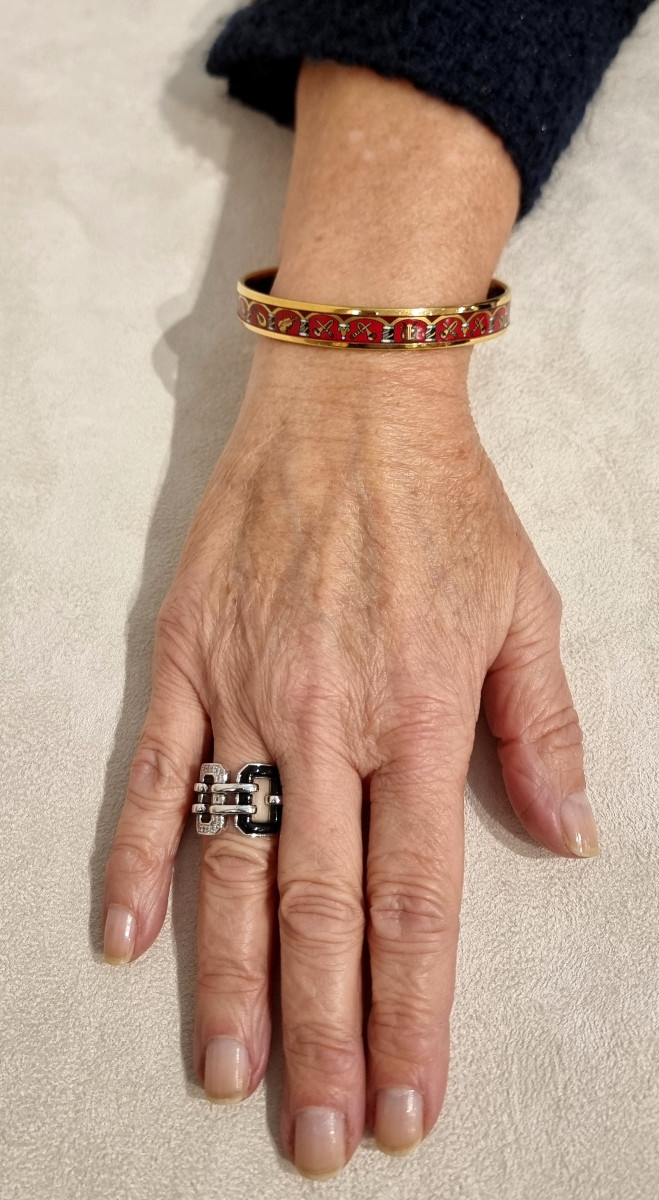 Hermès Bracelet plaqué or et émail Décor intruments de musique-photo-2