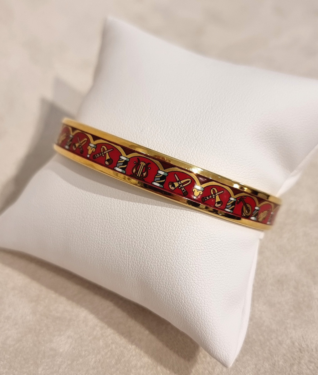 Hermès Bracelet plaqué or et émail Décor intruments de musique-photo-1