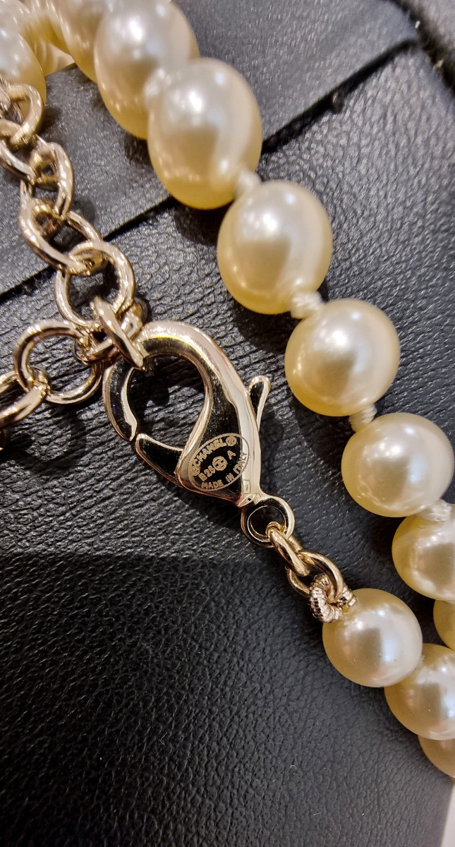 CHANEL COLLIER  SAUTOIR PERLES & Coeur cristal-photo-8