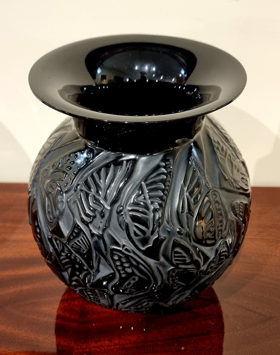 Lalique Vase Nymphale Model In Black Crystal -photo-2