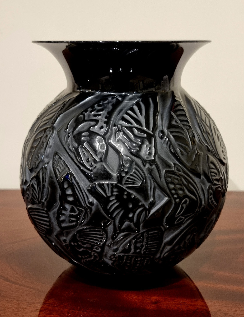 Lalique Vase Nymphale Model In Black Crystal -photo-1