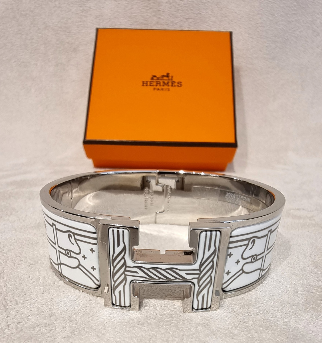 Hermès Clic H Bracelet, Quadrige Platinum Model, White  -photo-2