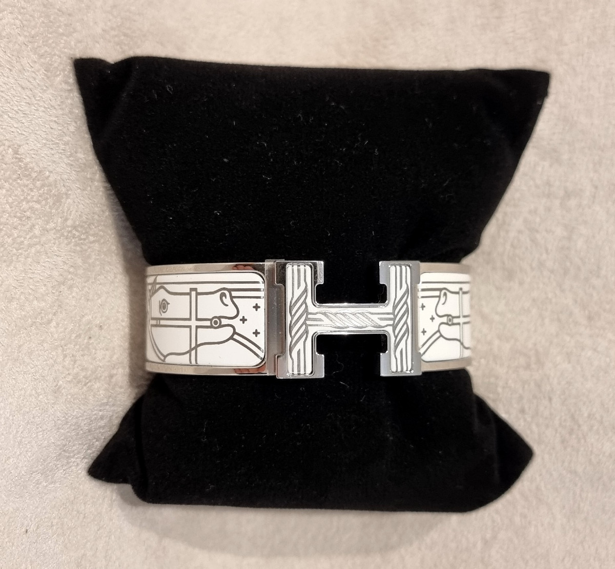 Hermès Clic H Bracelet, Quadrige Platinum Model, White  -photo-3