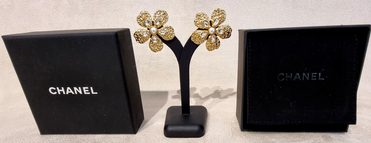 Chanel Paire De Boucles D'Oreilles Métal doré & cristal-photo-2