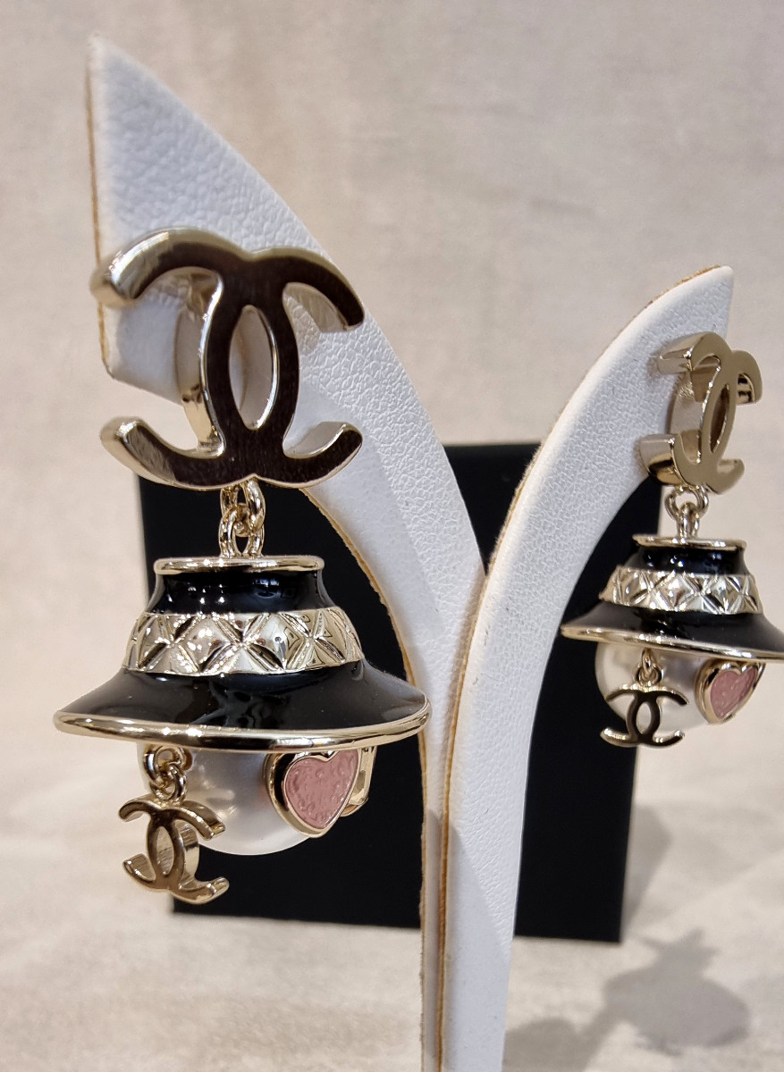 CHANEL Paire De Boucles D'Oreilles Coco Chanel -photo-1