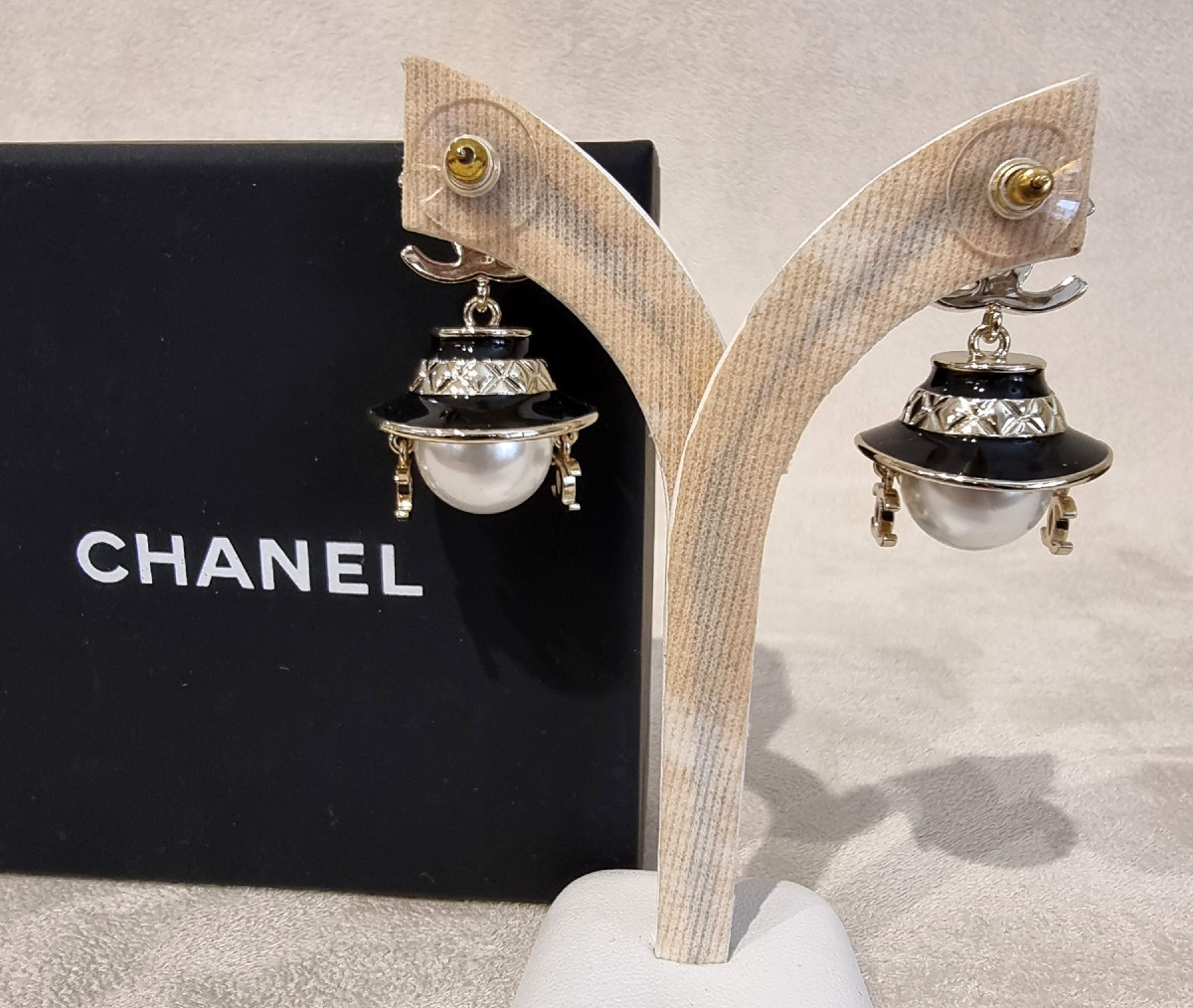CHANEL Paire De Boucles D'Oreilles Coco Chanel -photo-3