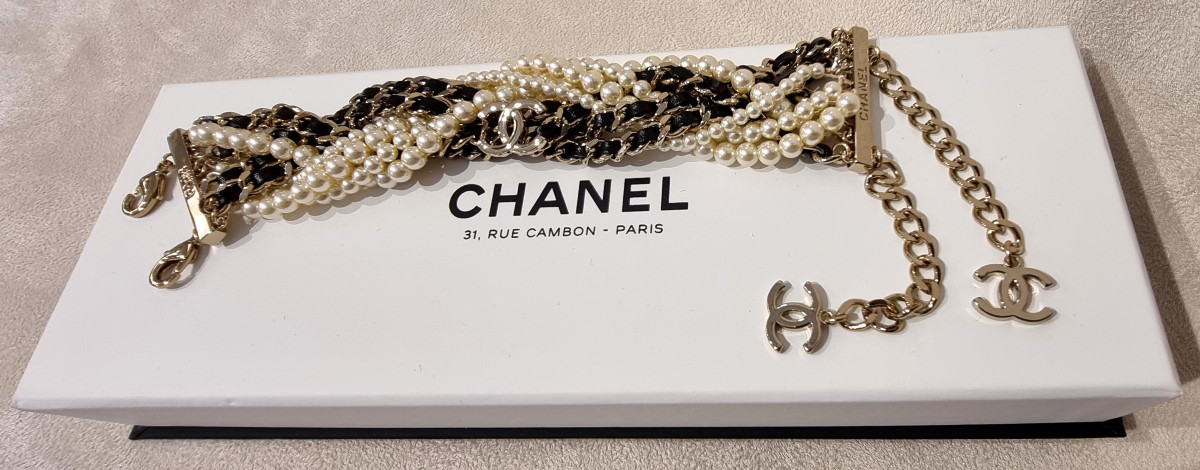 CHANEL BRACELET PERLES DE VERRE Nacrées & Cuir tressé-photo-3