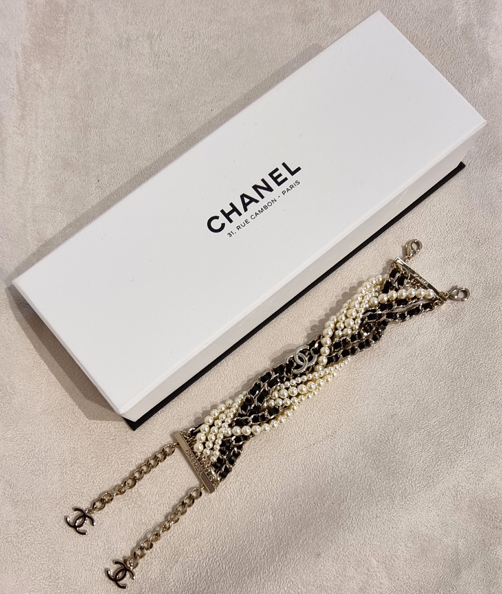 CHANEL BRACELET PERLES DE VERRE Nacrées & Cuir tressé-photo-7