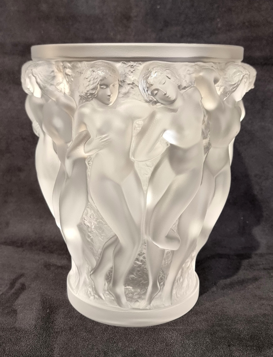 Lalique Vase Bacchantes In Crystal