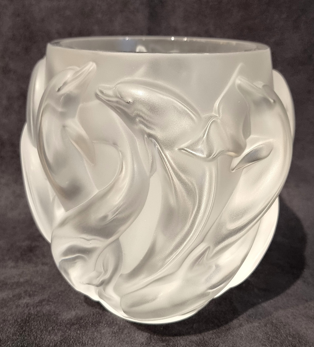 LALIQUE FRANCE Vase Dauphins en cristal  -photo-1
