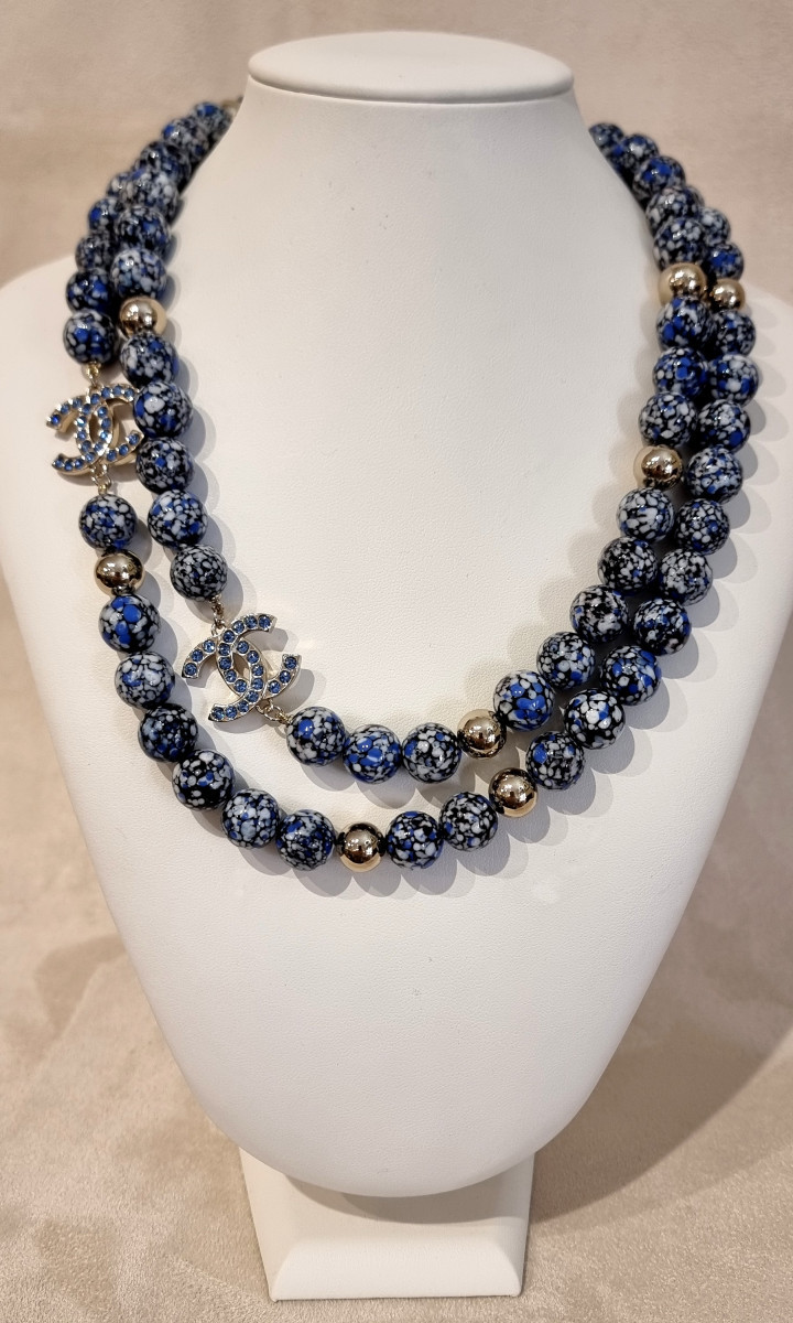 Chanel Sautoir Necklace In Gold-plated Metal With Glass Beads And Blue Crystal-photo-2