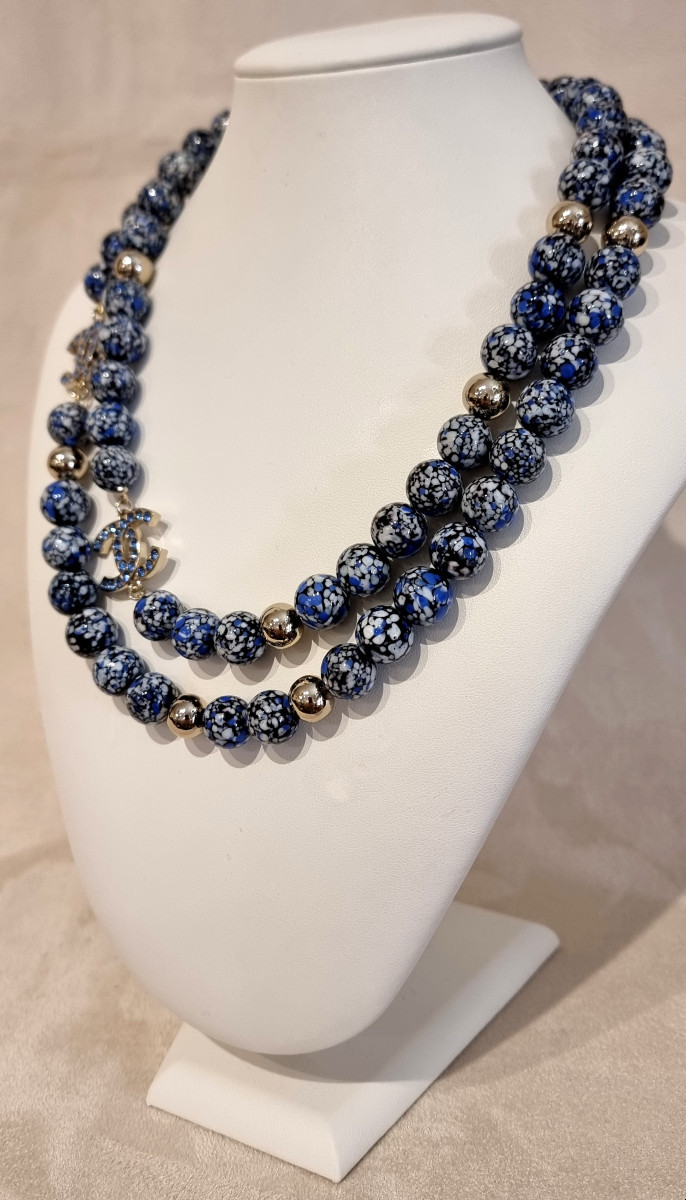 Chanel Sautoir Necklace In Gold-plated Metal With Glass Beads And Blue Crystal-photo-3