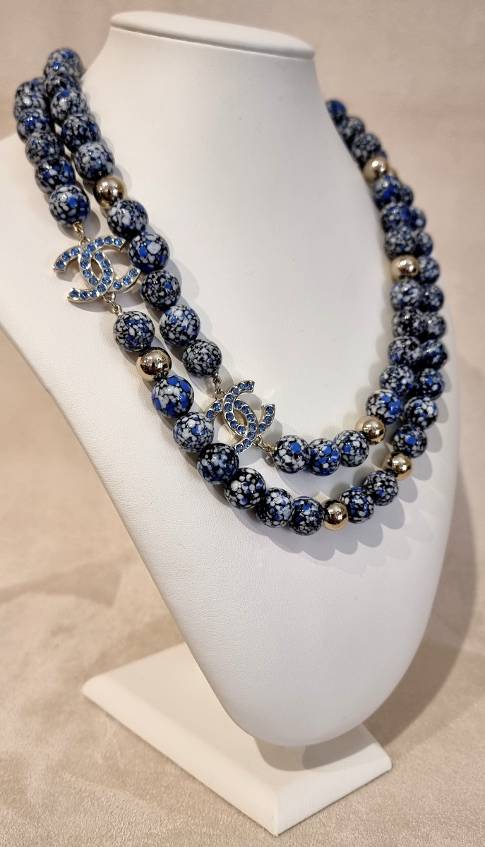 Chanel Sautoir Necklace In Gold-plated Metal With Glass Beads And Blue Crystal-photo-4