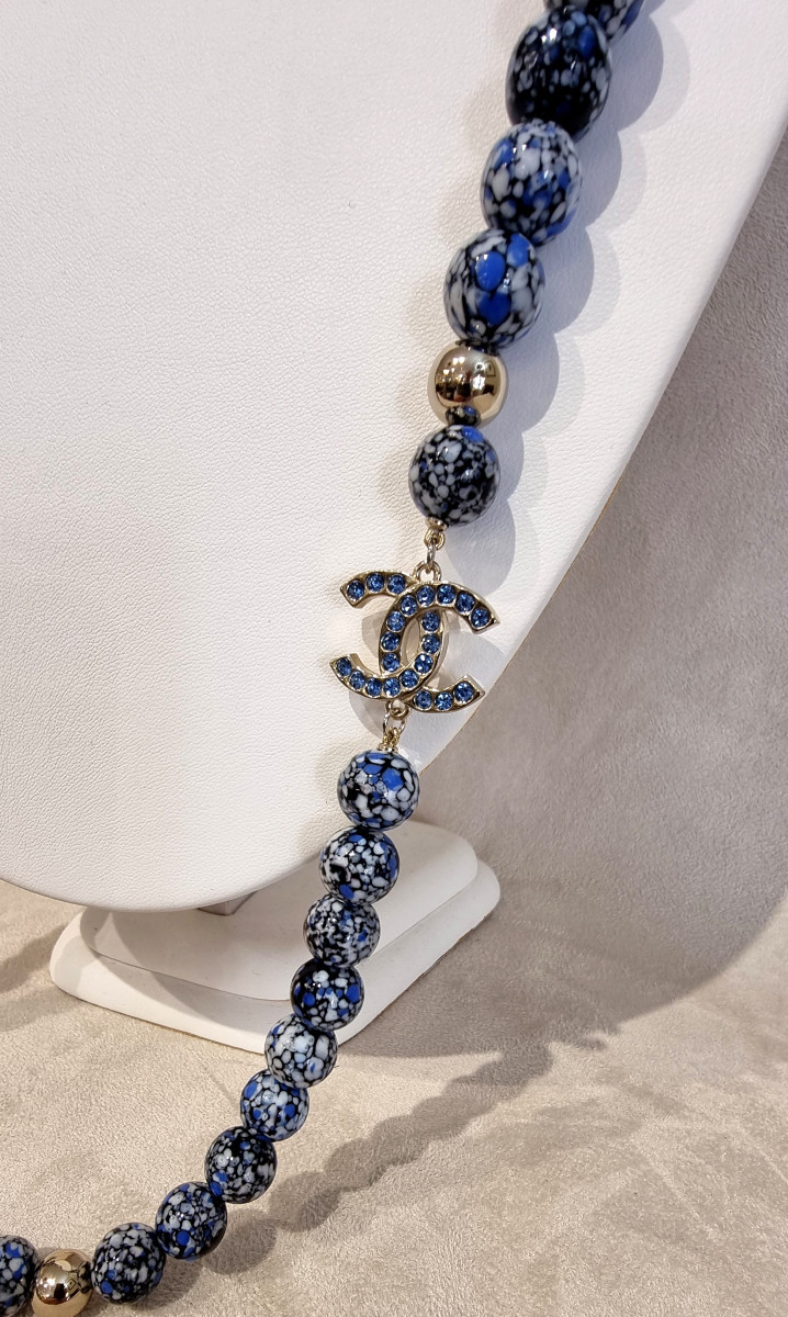 Chanel Sautoir Necklace In Gold-plated Metal With Glass Beads And Blue Crystal-photo-2