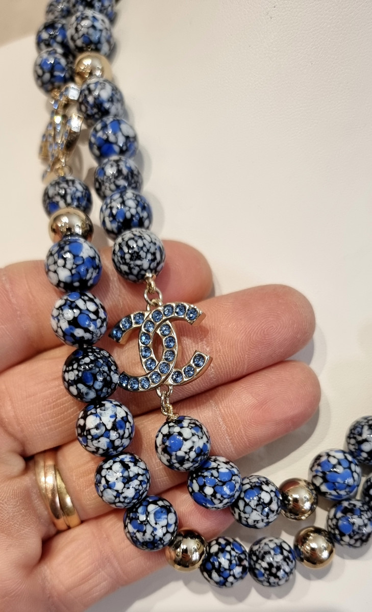 Chanel Sautoir Necklace In Gold-plated Metal With Glass Beads And Blue Crystal-photo-4