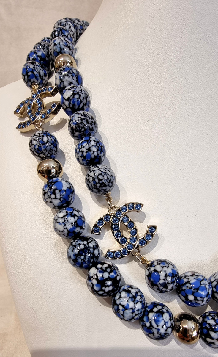 Chanel Sautoir Necklace In Gold-plated Metal With Glass Beads And Blue Crystal-photo-5
