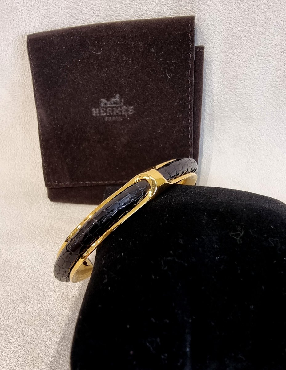 Hermès Kyoto Bracelet In Gold-plated Metal And Alligator Leather