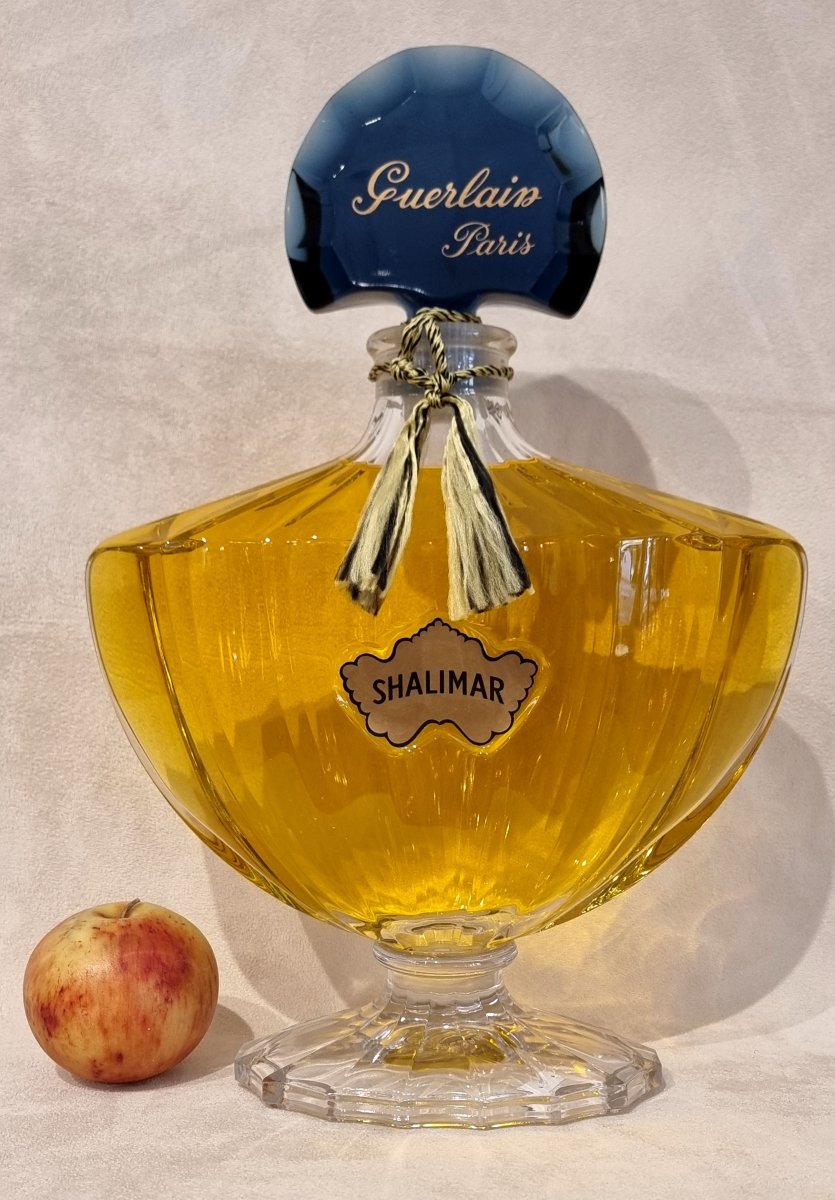 Guerlain Shalimar Giant Bottle -photo-2