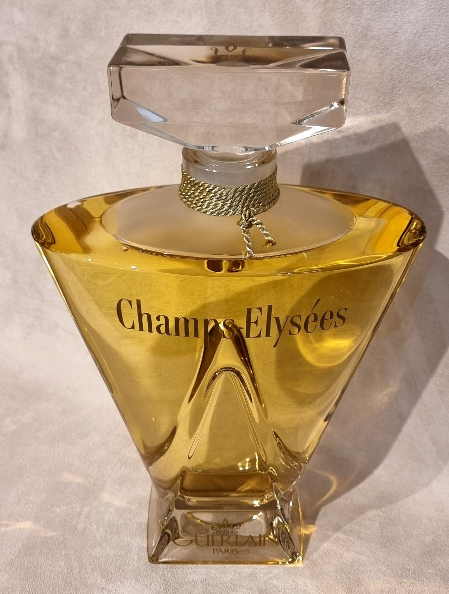 Guerlain Champs-élysées Giant Bottle -photo-4