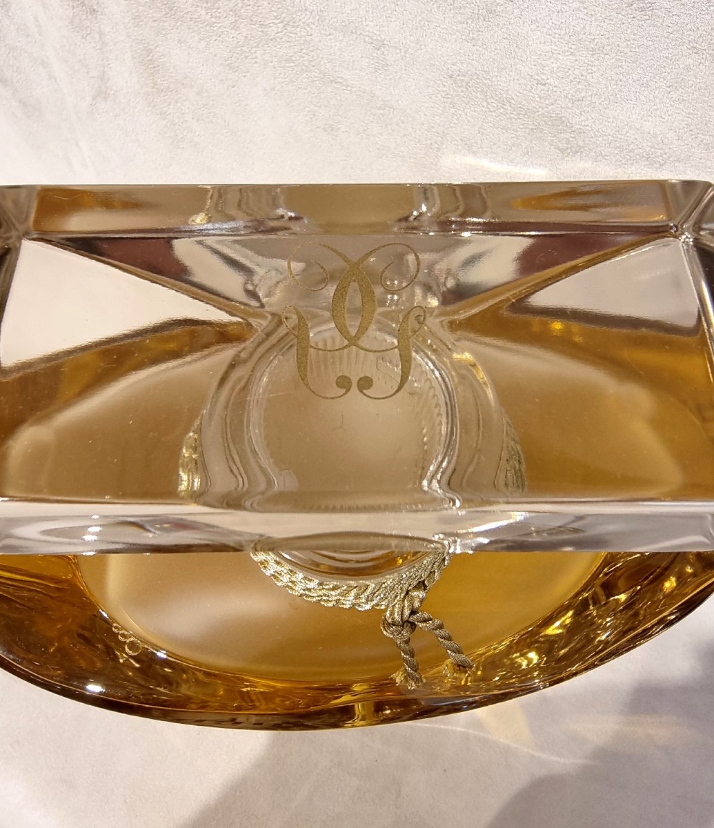 Guerlain Champs-élysées Giant Bottle -photo-3