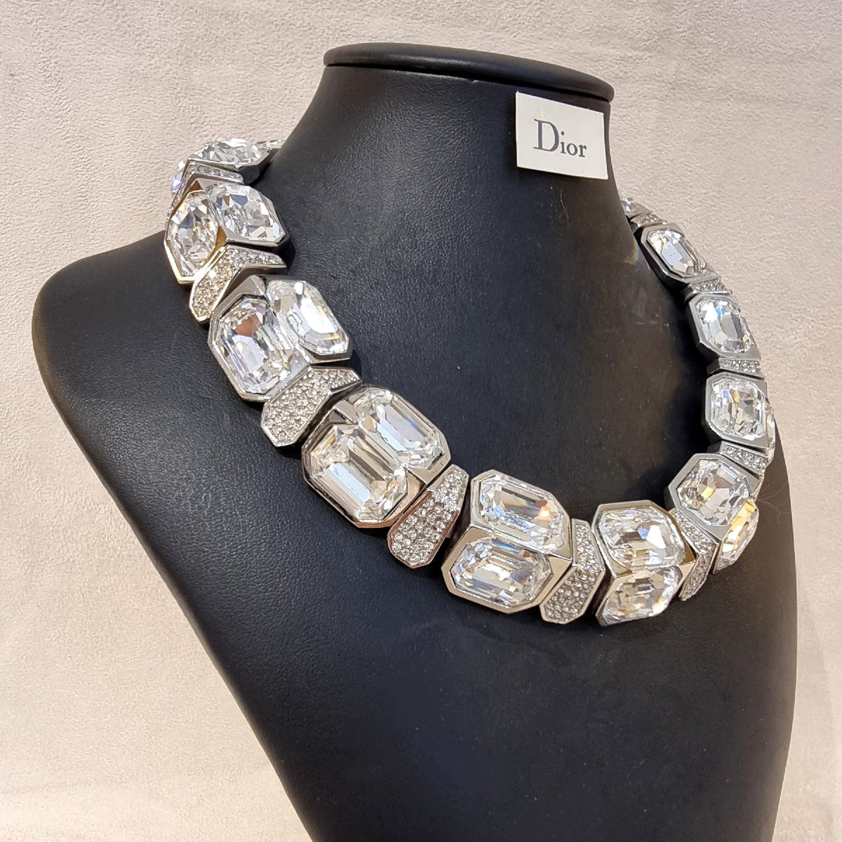 CHRISTIAN DIOR Collier ras de cou en métal argenté entièrement pavé de cristal clair -photo-4