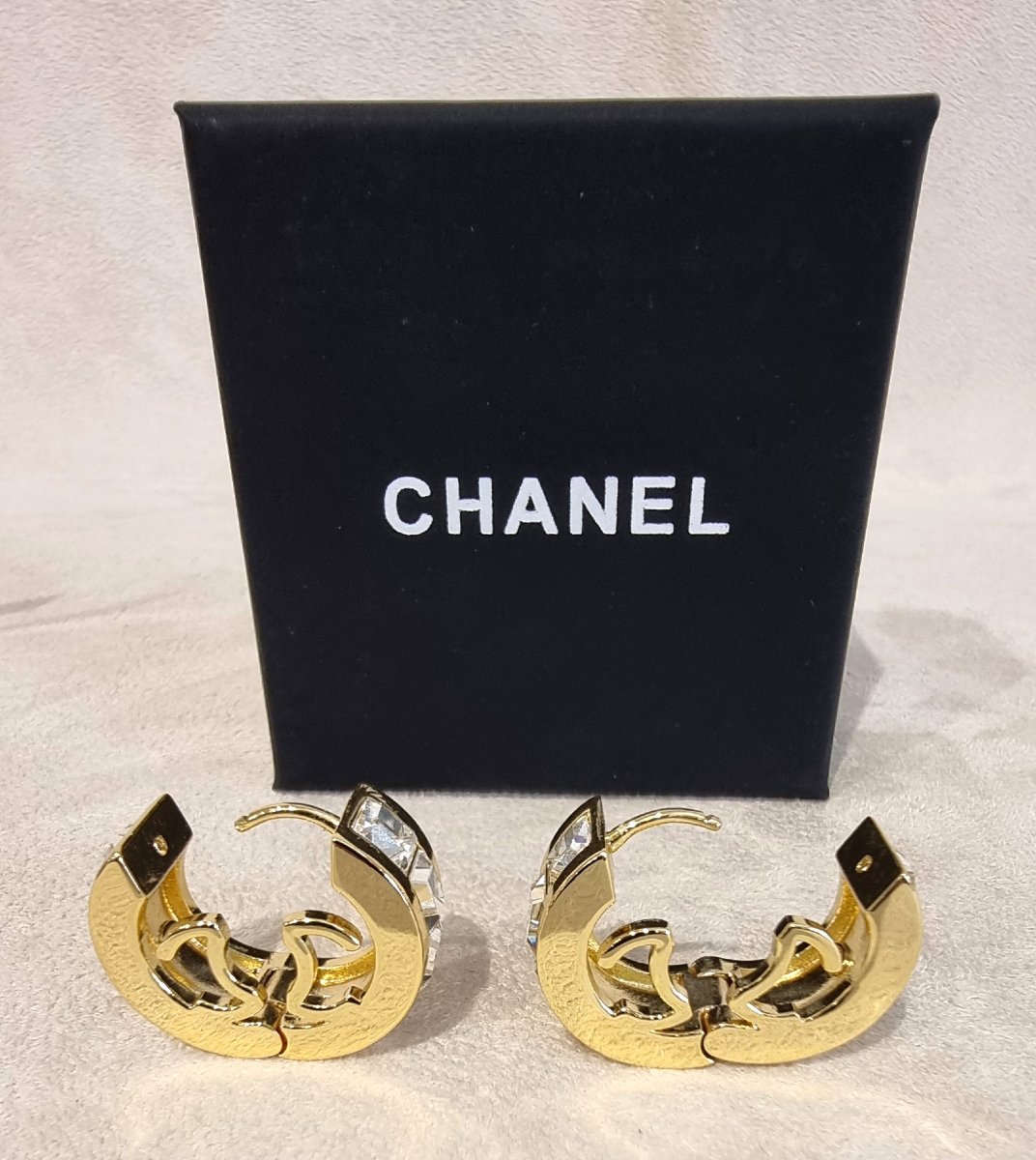 Chanel Pair Of Gold-plated Metal Hoop Earrings With Crystals-photo-2