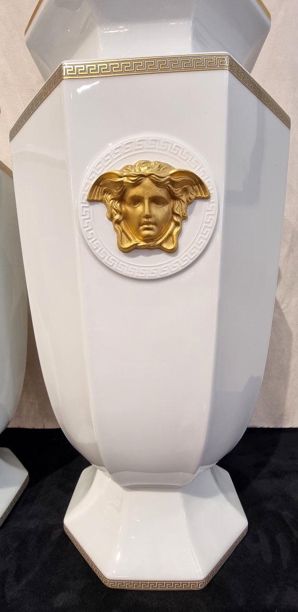 Rosenthal For Versace, Gorgona Model A Striking Pair Of Porcelain Vases With Gold Gilding -photo-2