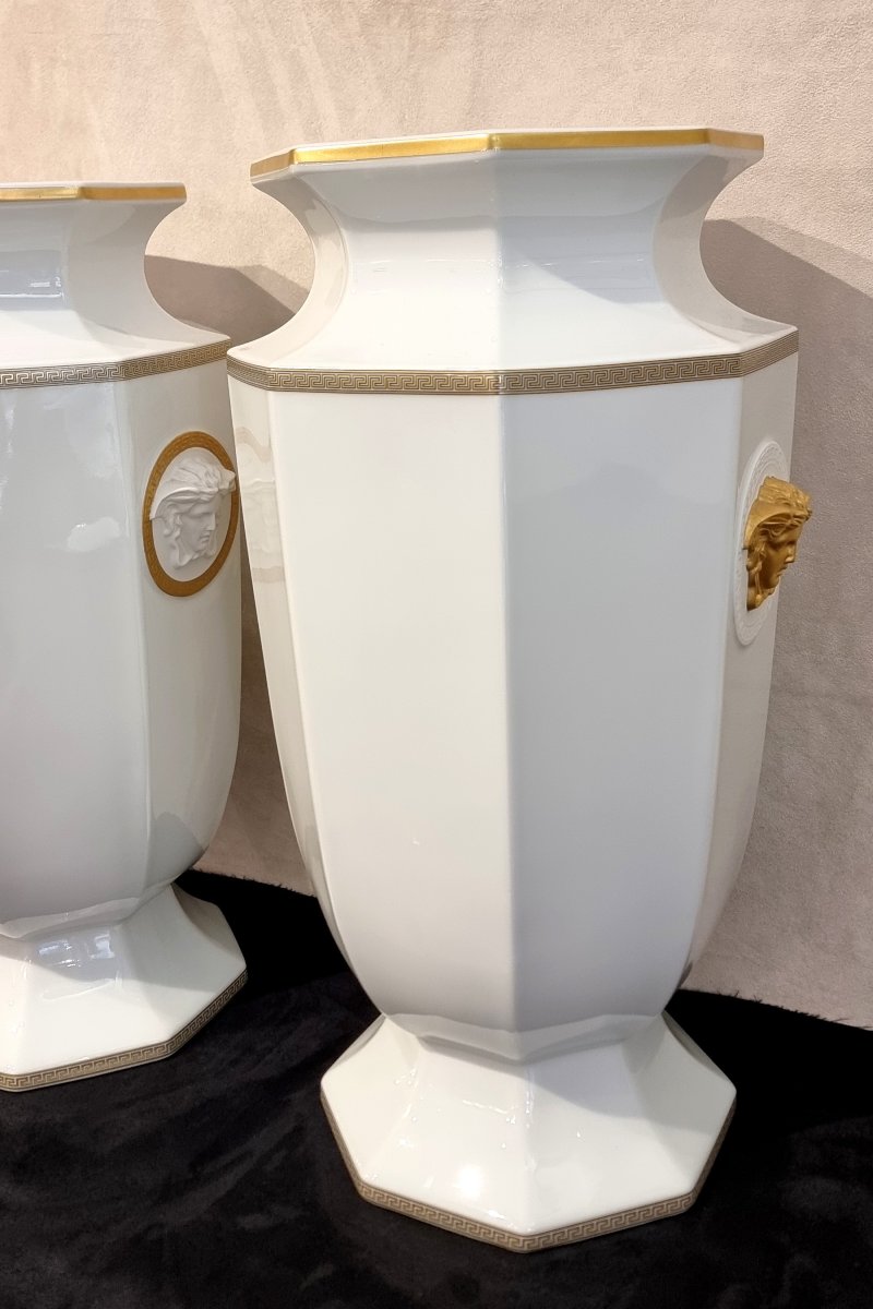 Rosenthal For Versace, Gorgona Model A Striking Pair Of Porcelain Vases With Gold Gilding -photo-5